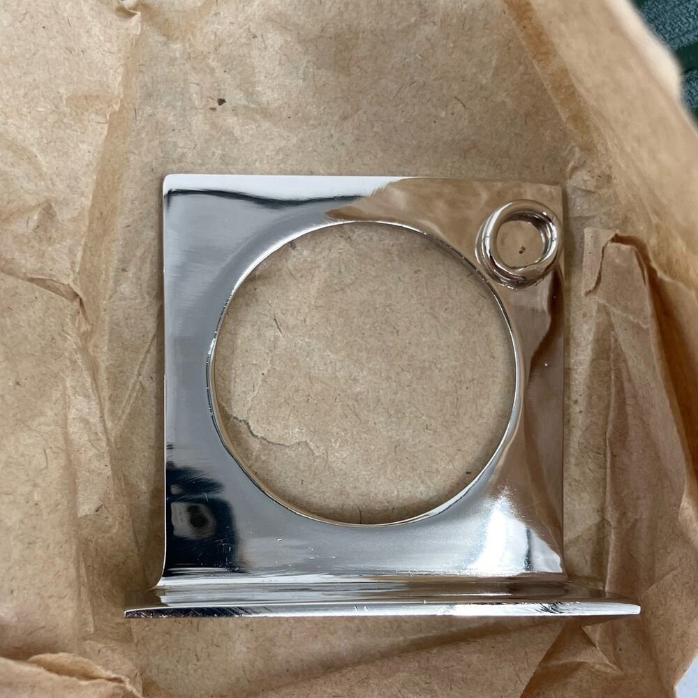 The Pampered Chef 2189 Silver Metal Square Name Card Holder Napkin Ring Set Of 2